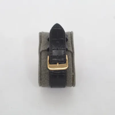 Armbanduhr (Schwarz, Gold, Weiß) von Vostok