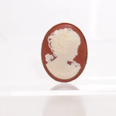 Broche (Rød, Hvid) Ukendt metal