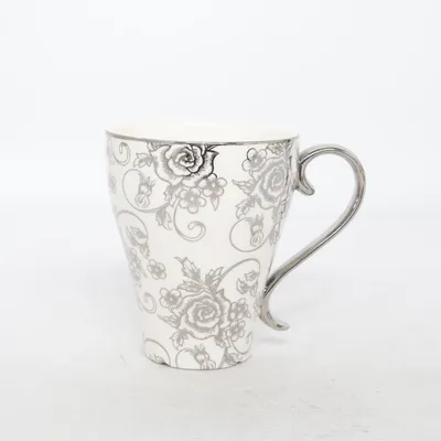 Tasse (Blanc, Noir, Argent) de Victoria's Design House