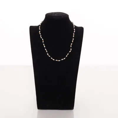 Halsband (Vit, Guldfärgad) från Gimaguas Okänd metall