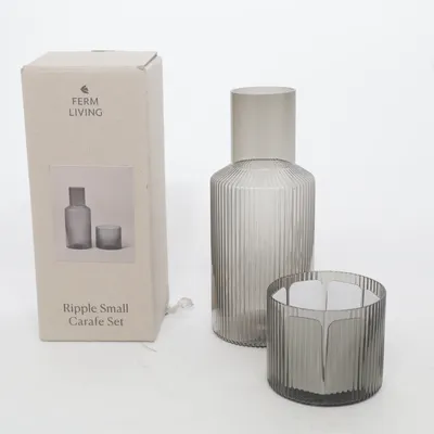 Wohndekoration (Ripple Small Carafe Set) von Ferm Living