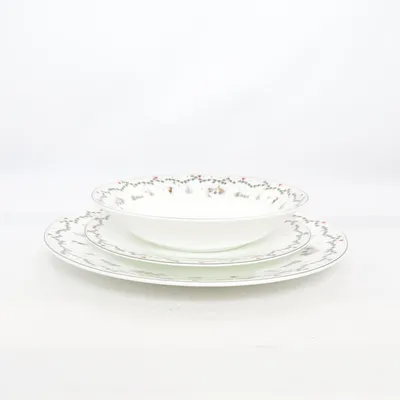 Tallrik (WIK & WALSØE passar utmärkt till Royal Copenhagen ) från Fyrklövern