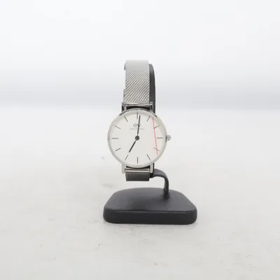 Wristwatch (Silver) from Daniel Wellington