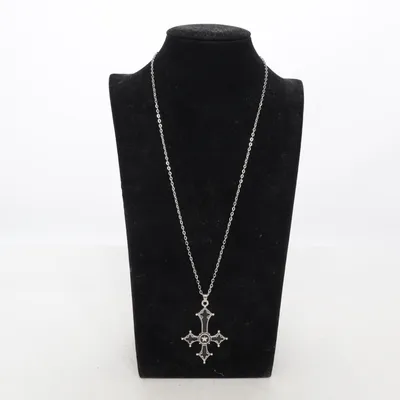 Halsband (Svart, Silverfärgad) Okänd metall