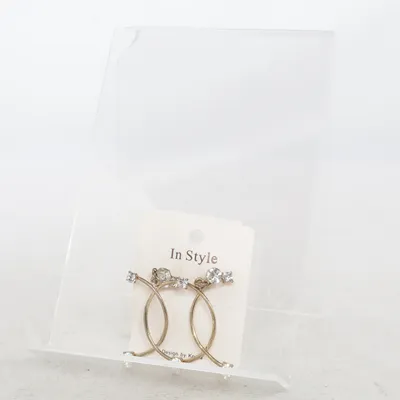 Örhängen (Guldfärgad) från In Style Okänd metall