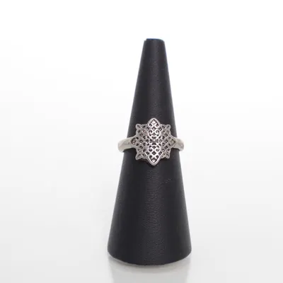 Ring (Silverfärgad) Okänd metall