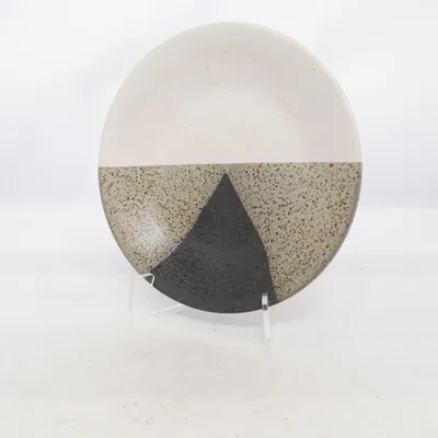 Tallrik (Vit, Svart, Grå)