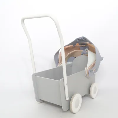 Poppenwagen (Skrållan) van Micki