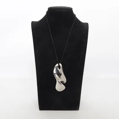 Collier (Noir, Argent) de Alessi Métal inconnu