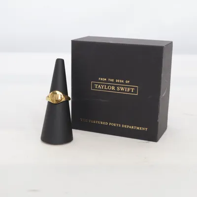 Ring (Guldfärgad) från Taylor Swift Okänd metall