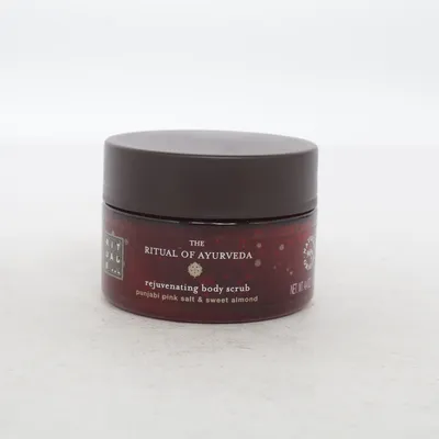 Body scrub (Rejuvenating Body Scrub) fra Rituals