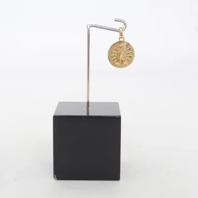 Pendant (Gold) Unknown metal