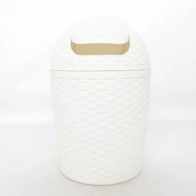 Trash can from Plast1