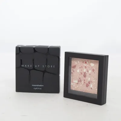 Rouge (moonshadow parfait) från Make Up Store