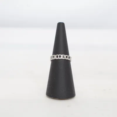 Ring (Silverfärgad) Okänd metall