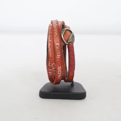 Armband (Röd) från Humanity for All Okänd metall