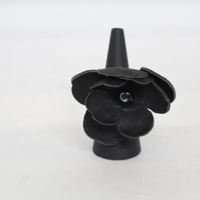 Ring (Svart, Silverfärgad) från Plain Vanilla Okänd metall