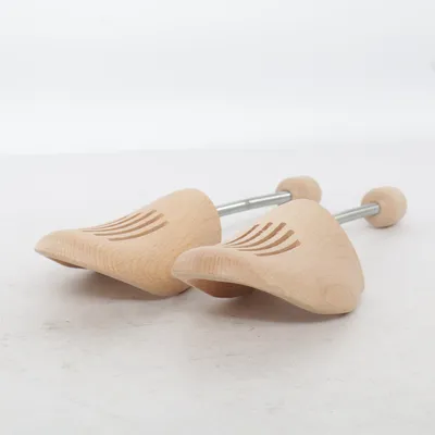 Embauchoirs (Beige) de Nico