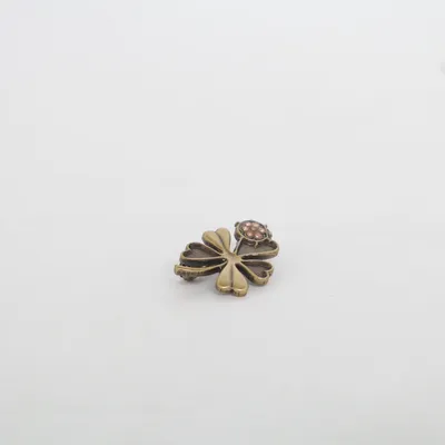 Broche (Or) Métal inconnu