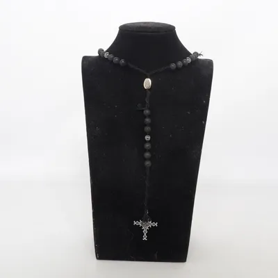 Collier (Noir, Argent) de Ariana Métal inconnu
