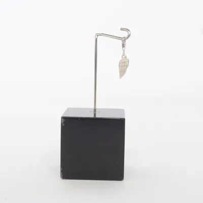 Charme (Argent) Métal inconnu