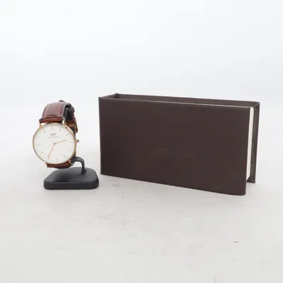 Armbandsur (Svart, Brun, Vit) från Daniel Wellington