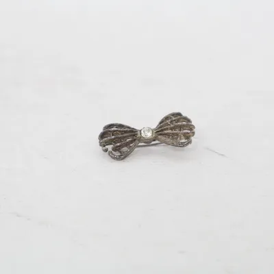 Brooch (Gray) Unknown metal