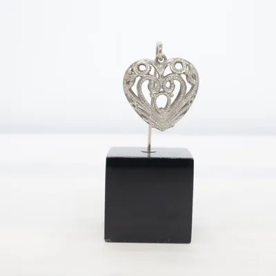Pendentif (Argent) Métal inconnu