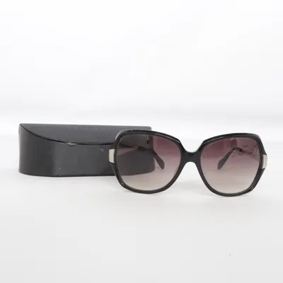 Solglasögon (Svart) från Oliver Peoples