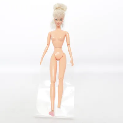 Pop (Mattel doll, vintage doll, collectible doll, mini doll figure, retro toy, blonde doll, nostalgic childhood toy, vintage Mattel toy, cute doll figure, small fashion doll, 90s toy aesthetic, y2k childhood nostalgia, classic toy collectible, retro children’s toy, doll collector item, vintage play doll, kawaii aesthetic toy, old school toy, nostalgic decor item, cute miniature doll, throwback toy, collectible figure, dollhouse accessory, childhood memories aesthetic, retro pop culture toy, vintage plastic doll, toy collector aesthetic, cute retro collectible, timeless toy design, playful vintage vibe y2k aesthetic, nostalgic aesthetic, 90s nostalgia, 2000s childhood vibe, toy collector aesthetic, tiktok nostalgia, pinterest aesthetic, retro core, kawaii aesthetic, dollcore style, soft girl aesthetic, dreamy nostalgic vibe, vintage toy aesthetic, cutecore vibe, playful aesthetic, tumblr nostalgia, kidcore aesthetic, pastel aesthetic, old school vibe, internet nostalgia, wholesome aesthetic, quirky decor style, collector aesthetic, retro childhood memories, aesthetic room decor, cute vintage vibe, throwback aesthetic, pop culture nostalgia, fairycore vibes, dreamy) van Mattel