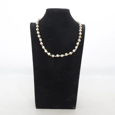 Halsband (Beige) från Alya Okänd metall