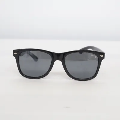 Solglasögon (Svart) från Swing