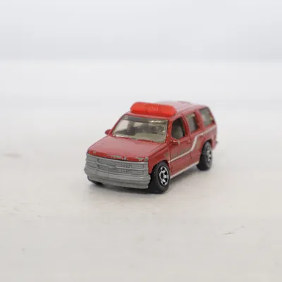 Leksaksbil (97 CHEVY TAHOE) från Matchbox