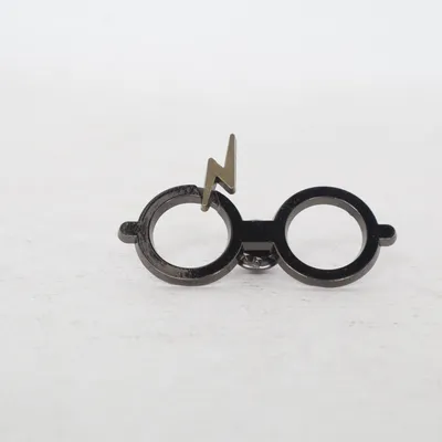 Pin (Svart, Guldfärgad) från Harry Potter Okänd metall