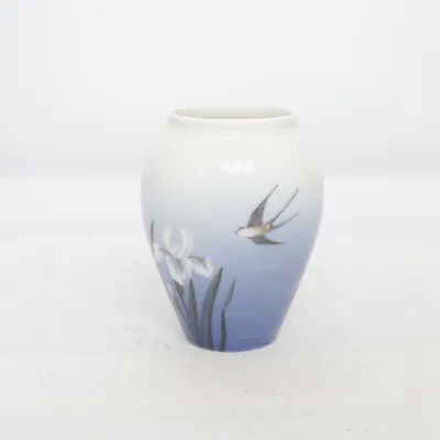Vas (IRIS & swallow vase / äkta vintage / retro / samlarobjekt ) från Royal Copenhagen
