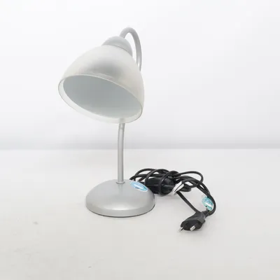 Skrivbordslampa (Silverfärgad)