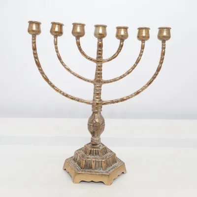 Menorah (Guldfärgad) från Malm