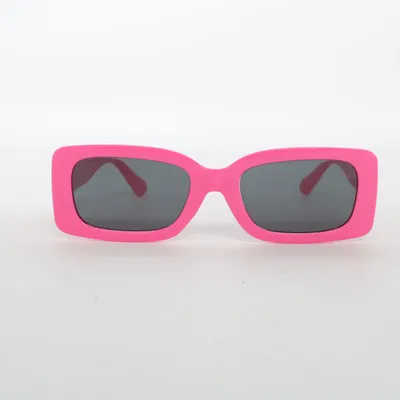 Lunettes de soleil (pink sunglasses, hot pink sunglasses, bright pink sunglasses, neon pink sunglasses, Barbie pink sunglasses, rectangular sunglasses, rectangle sunglasses, square sunglasses, chunky sunglasses, thick frame sunglasses, statement sunglasses, bold sunglasses, oversized sunglasses, retro sunglasses, vintage inspired sunglasses, 90s sunglasses, Y2K sunglasses, Y2K eyewear, 2000s sunglasses, Y2K fashion, Y2K accessories, retro eyewear, fashion sunglasses, fashion eyewear, trendy sunglasses, designer inspired sunglasses, pink eyewear, colorful sunglasses, summer sunglasses, summer accessories, beach sunglasses, holiday sunglasses, vacation sunglasses, travel accessories, festival sunglasses, festival accessories, rave sunglasses, rave accessories, party sunglasses, clubwear accessories, dance festival, EDM fashion, techno fashion, Ibiza style, Coachella style, festival fashion, Barbiecore, Barbiecore accessories, Barbie aesthetic, Barbie style, pink aesthetic, hot pink aesthetic, dopamine dressing, dopamine fashion, maximalist fashion, bold accessories, statement accessory, pop fashion, pop princess aesthetic, baddie aesthetic, girly aesthetic, glam aesthetic, playful fashion, kitsch fashion, funky sunglasses, funky eyewear, quirky sunglasses, cool girl aesthetic, it girl aesthetic, celebrity style, street style, streetwear accessories, cyber Y2K, futuristic eyewear, retro futuristic, 90s aesthetic, 2000s aesthetic, McBling, McBling aesthetic, Bratz aesthetic, dollcore, popstar aesthetic, party girl aesthetic, summer aesthetic, beach club style, vacation aesthetic, resort style, pool party, holiday fashion, TikTok fashion, TikTok trending, TikTok sunglasses, viral sunglasses, trending sunglasses, trending accessories, Pinterest aesthetic, Instagram fashion, outfit inspo, festival inspo, rave inspo, summer outfit, pink outfit, statement eyewear, eye catching sunglasses, unique sunglasses, photo shoot accessory, costume sunglasses, fancy dress sunglasses, Pride outfit, Pride accessories)