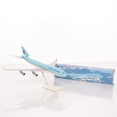 Modellflygplan (Blå, Vit, Röd)