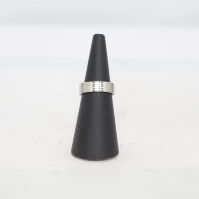 Ring (Silverfärgad) Okänd metall