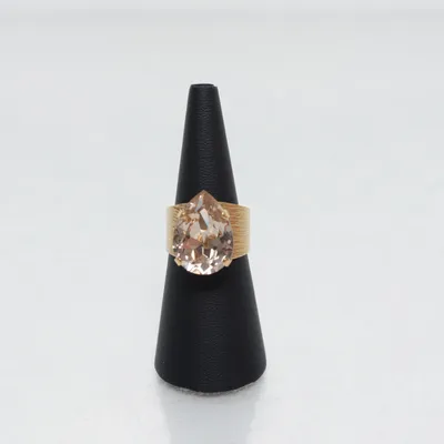 Ring (Guldfärgad) från Caroline Svedbom Okänd metall