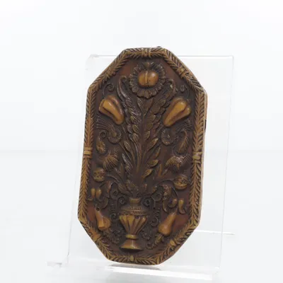 Muurreliëf (Bruin)