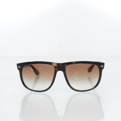 Solglasögon (RB 4147) från Ray-Ban