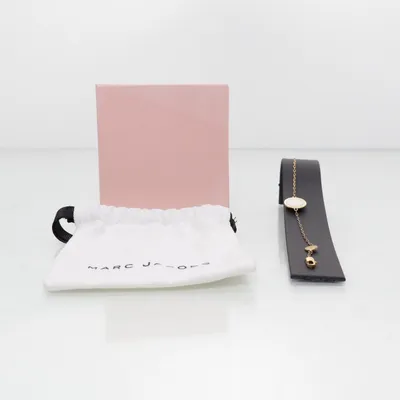 Armband (Vit, Guldfärgad) från Marc by Marc Jacobs Okänd metall