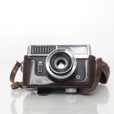 Fotoutrustning (Hi Matic ROKKOR-PF 45mm f/2) från Minolta