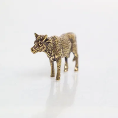 Figurine (Gold)