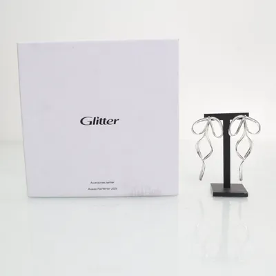 Örhängen (Silverfärgad) från Glitter Okänd metall