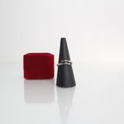 Ring (Silverfärgad, Röd) Okänd metall