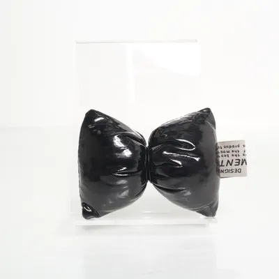 Hårspänne (Svart) från Ornament