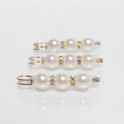 Brosch (Guldfärgad, Vit) Okänd metall